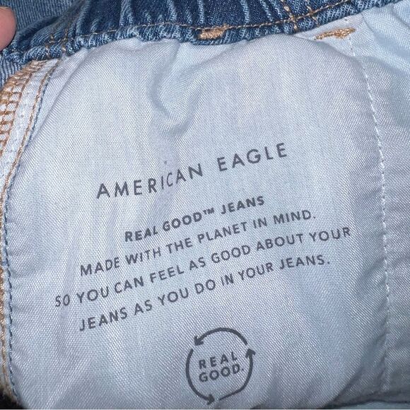 American Eagle Blue Highest Rise Mom Jeans Size 6 Short euc - Picture 5 of 6